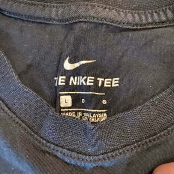 Nike basic logo  tee - Picture 2 of 3